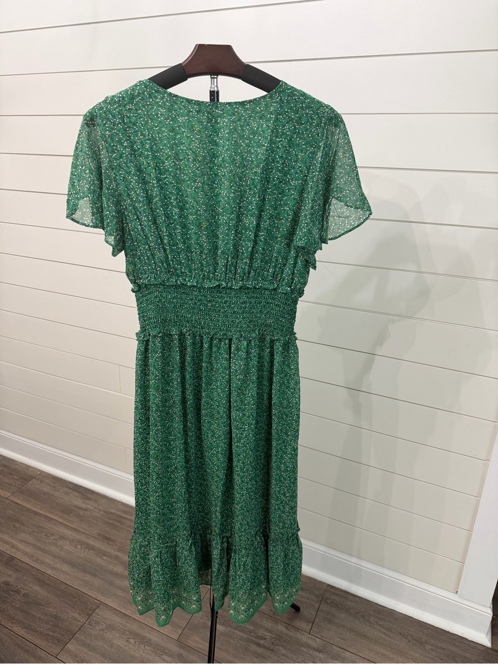 Max Studio Green Floral Midi Dress with Ruffled V-Neck - Picture 6 of 7